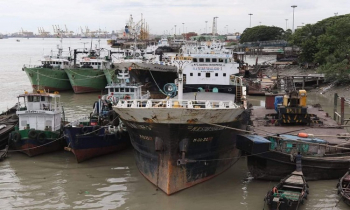 Lighter Vessel Strike: 22 lakh tons of goods stuck in 96 ships