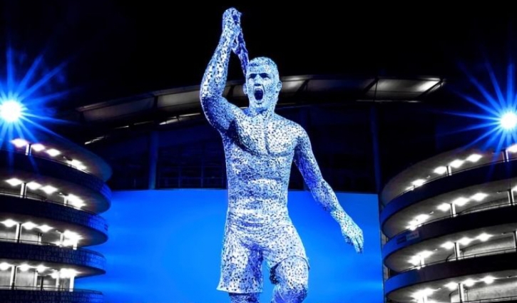 Man City unveil Aguero statue on 10th anniversary of 93:20