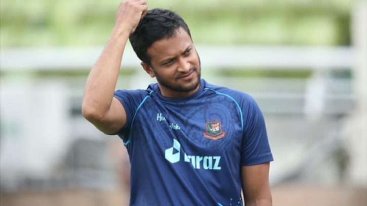 Shakib completes BBA from AIUB