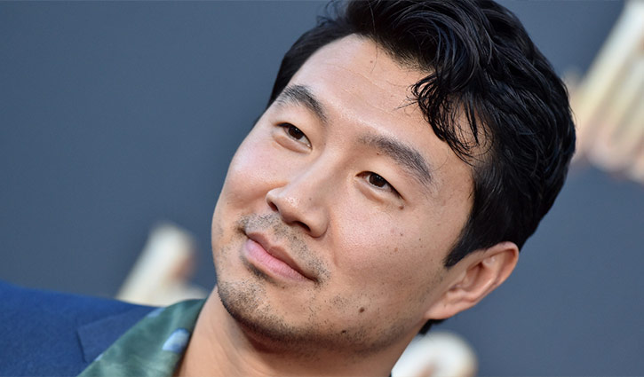 Simu Liu makes his hosting debut on ‘Saturday Night Live’ Simu Liu makes his hosting debut on ‘Saturday Night Live’