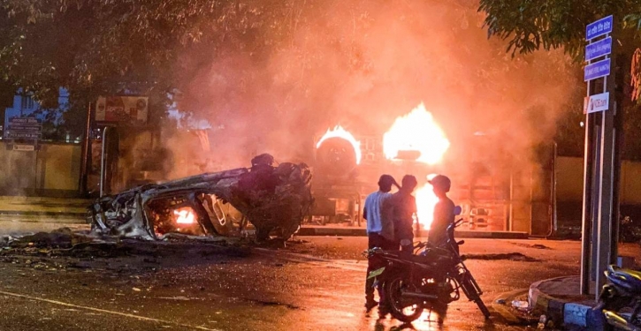 Protest outside SL’s naval base where ex-PM Rajapaksa, family take shelter