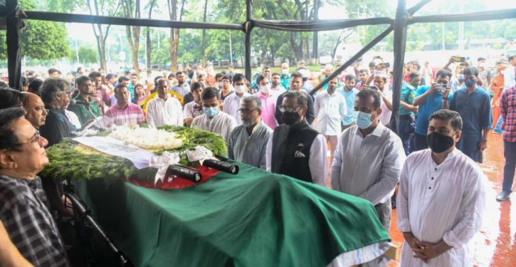 Last respects paid to journalist Toab Khan