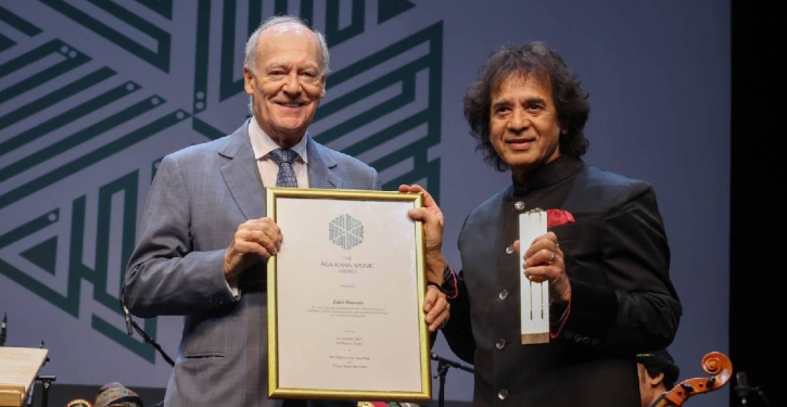 Ustad Zakir Hussain receives Aga Khan Music Award Ustad Zakir Hussain receives Aga Khan Music Award