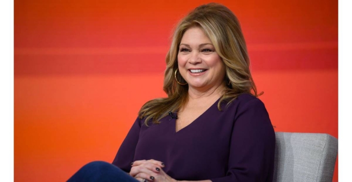 Valerie Bertinelli celebrates her divorce becoming official