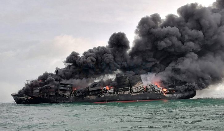 Fire-hit ship sinks off Sri Lanka coast with Bangladesh-bound containers