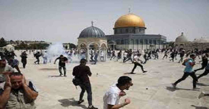 Gaza truce faces early test as clashes break out again at Al Aqsa Gaza truce faces early test as clashes break out again at Al Aqsa