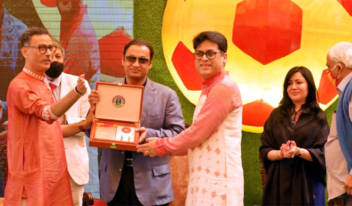 SC East Bengal honours Anvir for his contribution to sports SC East Bengal honours Anvir for his contribution to sports