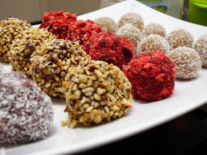 Stay home, stay safe: Places to get your Christmas treats online Stay home, stay safe: Places to get your Christmas treats online