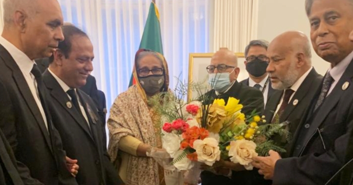 UK Awami League greets PM Hasina in London UK Awami League greets PM Hasina in London