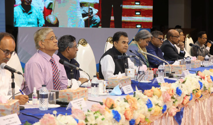 Govt steadfast to bring back money siphoned abroad: Kamal Govt steadfast to bring back money siphoned abroad: Kamal