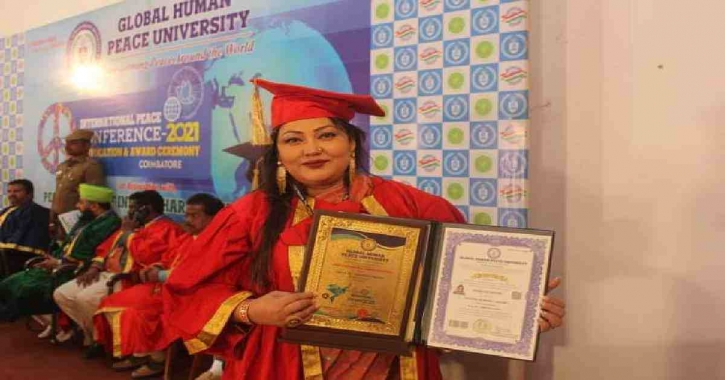 ’Folk Empress’ Momotaz conferred honorary doctorate by Indian university