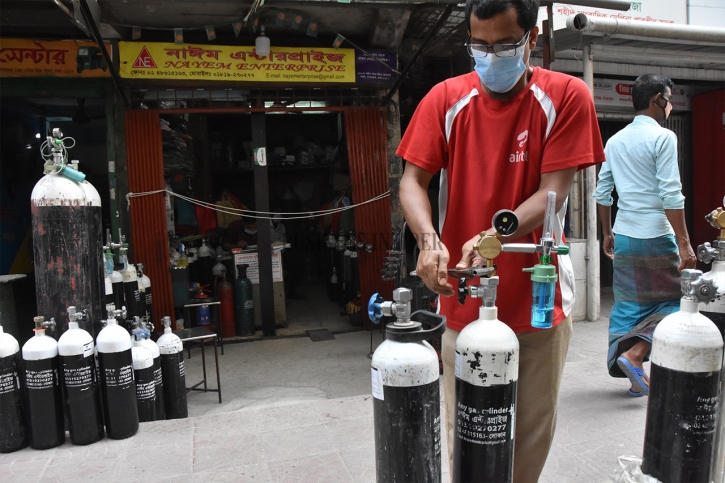 In Pictures: People buy oxygen for the coronavirus outbreak