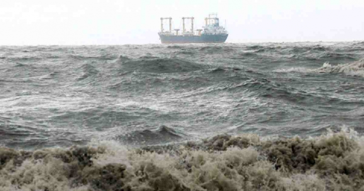 Maritime ports asked to hoist cyclone warning signal 3