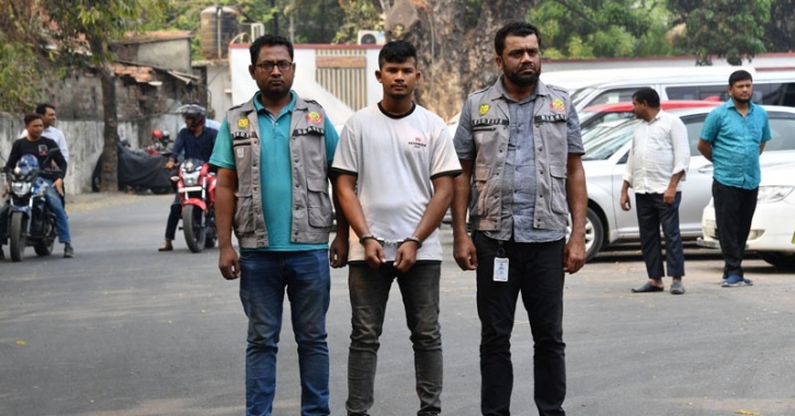 ডাচ্-বাংলার টাকা লুট : মূল পরিকল্পনাকারী গ্রেপ্তার ডাচ্-বাংলার টাকা লুট : মূল পরিকল্পনাকারী গ্রেপ্তার
