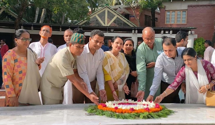 জাতির পিতার সমাধিতে নেপালী সংসদীয় প্রতিনিধি দলের শ্রদ্ধা