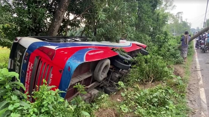 হবিগঞ্জে বাস-অটোরিকশা মুখোমুখি সংঘর্ষ, নিহত ৩ হবিগঞ্জে বাস-অটোরিকশা মুখোমুখি সংঘর্ষ, নিহত ৩