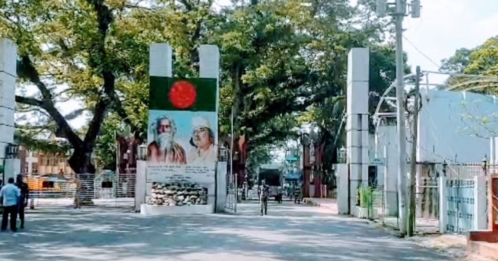 বেনাপোল বন্দরে আমদানি-রপ্তানি বন্ধ বেনাপোল বন্দরে আমদানি-রপ্তানি বন্ধ