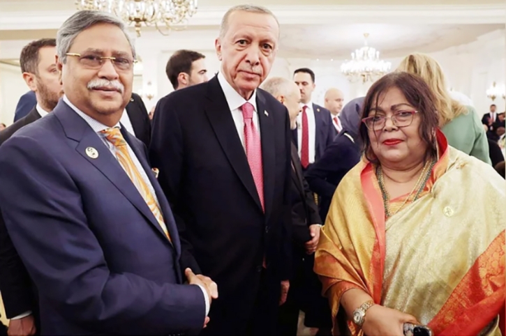 রাষ্ট্রপতি সাহাবুদ্দিনের সঙ্গে এরদোয়ানের কুশল বিনিময় রাষ্ট্রপতি সাহাবুদ্দিনের সঙ্গে এরদোয়ানের কুশল বিনিময়