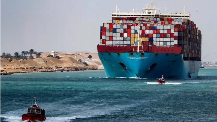 Container ship grounded in Suez Canal Container ship grounded in Suez Canal