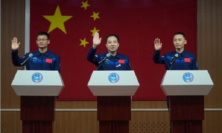 China plans to land astronauts on moon before 2030, another step in what looks like a new space race China plans to land astronauts on moon before 2030, another step in what looks like a new space race