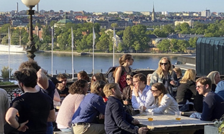 Sweden close to becoming first ’smoke free’ country in Europe as daily use of cigarettes dwindles Sweden close to becoming first ’smoke free’ country in Europe as daily use of cigarettes dwindles