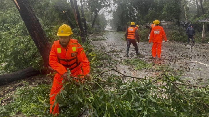 Cyclone Mocha weakens slightly, lies over Myanmar land: BMD Cyclone Mocha weakens slightly, lies over Myanmar land: BMD