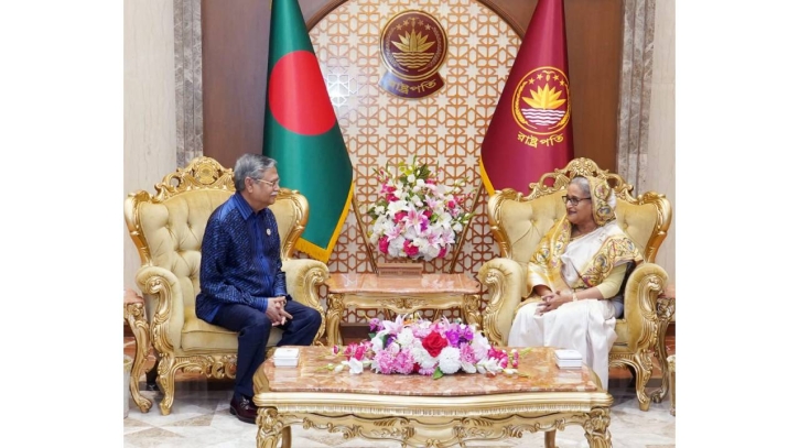 PM calls on president at Bangabhaban PM calls on president at Bangabhaban