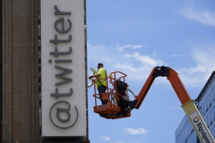Musk wants to turn tweets into ’X’s’. But changing language is not quite so simple