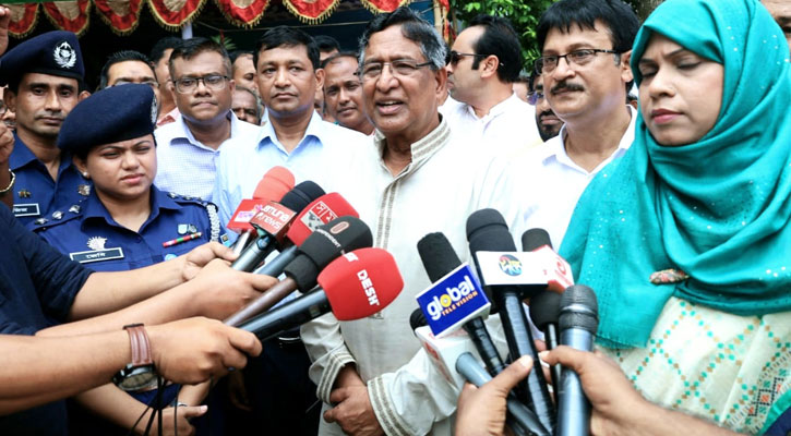 সিন্ডিকেটে আলুর দাম বেড়েছে, নিয়ন্ত্রণের চেষ্টা চলছে: কৃষিমন্ত্রী সিন্ডিকেটে আলুর দাম বেড়েছে, নিয়ন্ত্রণের চেষ্টা চলছে: কৃষিমন্ত্রী