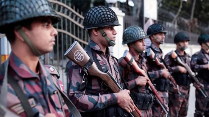 সারা দেশে ২২৯ প্লাটুন বিজিবি মোতায়েন সারা দেশে ২২৯ প্লাটুন বিজিবি মোতায়েন