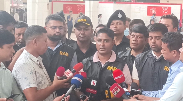 অন্যের এনআইডি দিয়ে কাটা হয় ৫০০ টিকিট: র্যাব অন্যের এনআইডি দিয়ে কাটা হয় ৫০০ টিকিট: র্যাব