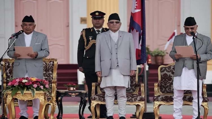 শপথ নিলেন নেপালের প্রধানমন্ত্রী কে পি শর্মা অলি শপথ নিলেন নেপালের প্রধানমন্ত্রী কে পি শর্মা অলি