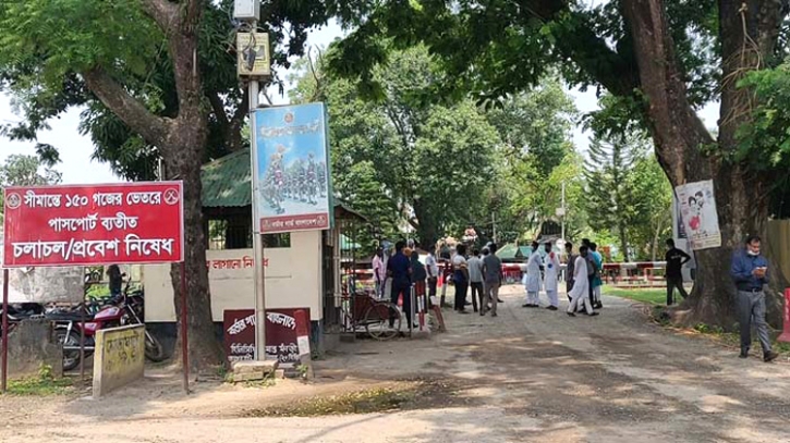 হিলি স্থলবন্দর দিয়ে আমদানি-রপ্তানি বন্ধ হিলি স্থলবন্দর দিয়ে আমদানি-রপ্তানি বন্ধ