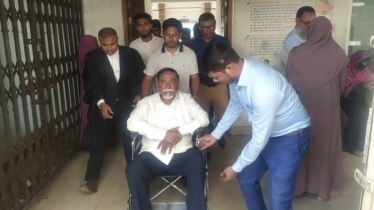 আত্মসমর্পণের পর মেজর হাফিজ কারাগারে