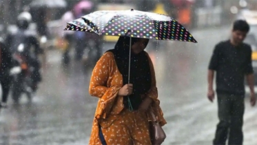 রাজধানীতে ঝড়ো হাওয়ার সঙ্গে স্বস্তির বৃষ্টি