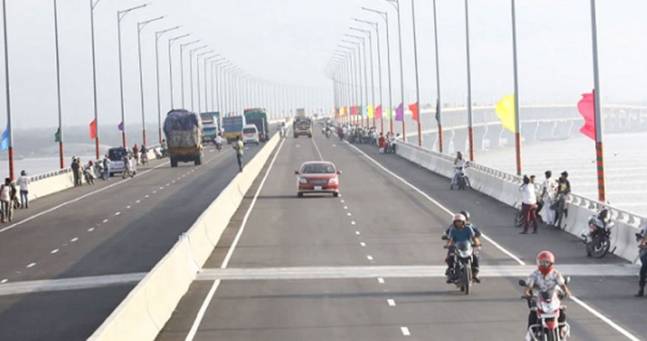 বঙ্গবন্ধু সেতুতে একদিনে সাড়ে ৪৩ হাজার গাড়ি পার বঙ্গবন্ধু সেতুতে একদিনে সাড়ে ৪৩ হাজার গাড়ি পার