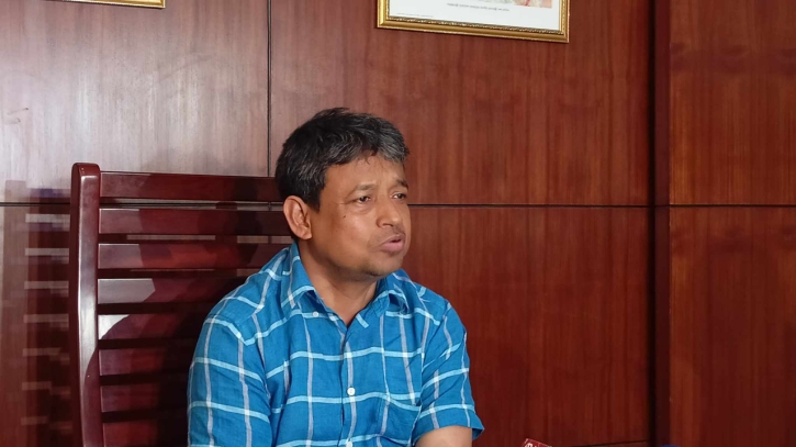 আন্দোলনকারী শিক্ষার্থীদের কেউ ইন্ধন দিতে পারে: ডিবি প্রধান আন্দোলনকারী শিক্ষার্থীদের কেউ ইন্ধন দিতে পারে: ডিবি প্রধান