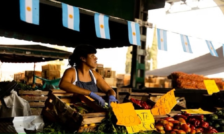 Argentine economy contracted 1.6% in 2023