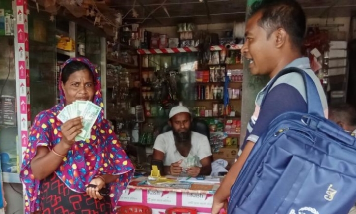 WFP’s cash assistance reaches 30,000 Remal-hit families in Khulna, Barishal WFP’s cash assistance reaches 30,000 Remal-hit families in Khulna, Barishal