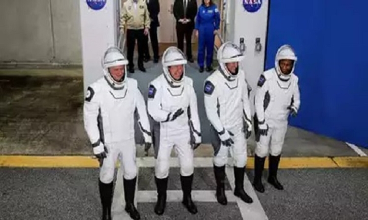 SpaceX launches new crew to ISS SpaceX launches new crew to ISS