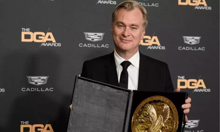 Christopher Nolan wins top directors award for ’Oppenheimer’ Christopher Nolan wins top directors award for ’Oppenheimer’