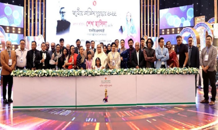 PM hands over National Film Award-2022 to 32 recipients