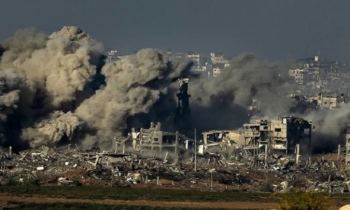 Israeli army says ’resumed combat’, AFP witnesses strikes in Gaza City