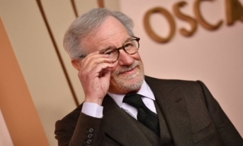Spielberg praises stellar year of cinema as Oscars nominees converge