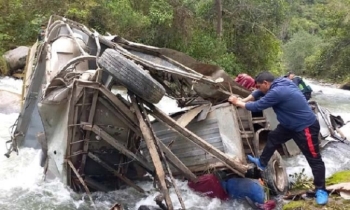 At least 25 dead in Peru after bus plunges into ravine