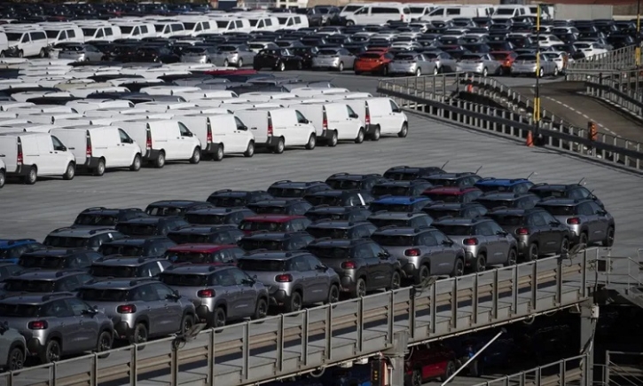 Spanish economy beats growth forecast on strong exports Spanish economy beats growth forecast on strong exports
