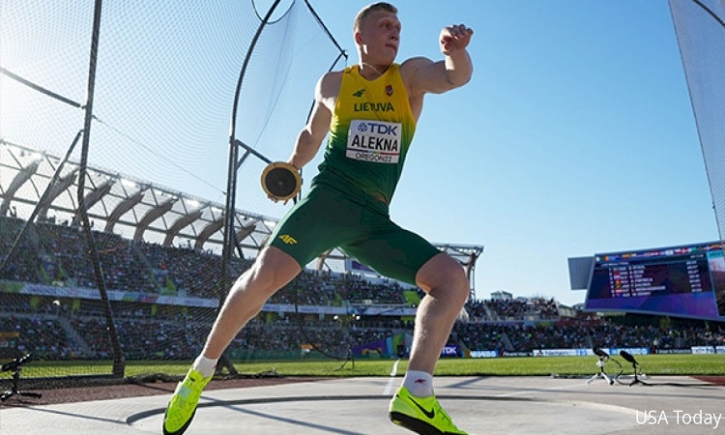 Alekna breaks 38-yr-old discus world record