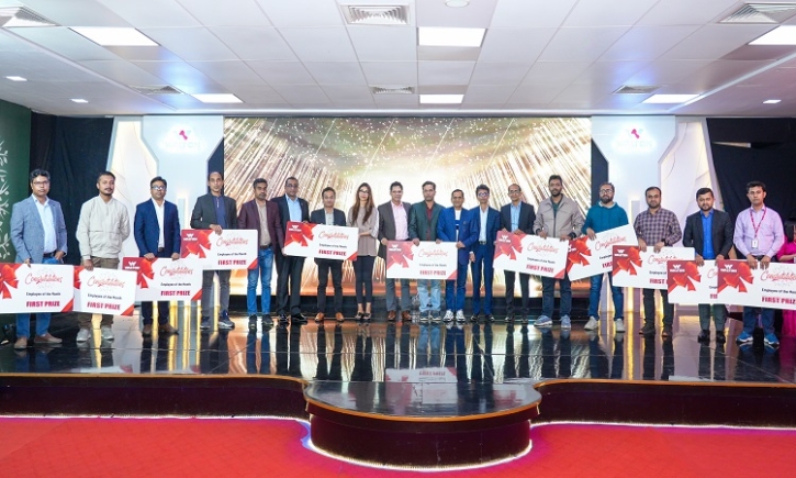 Walton awards 381 officials for boosting sales Walton awards 381 officials for boosting sales