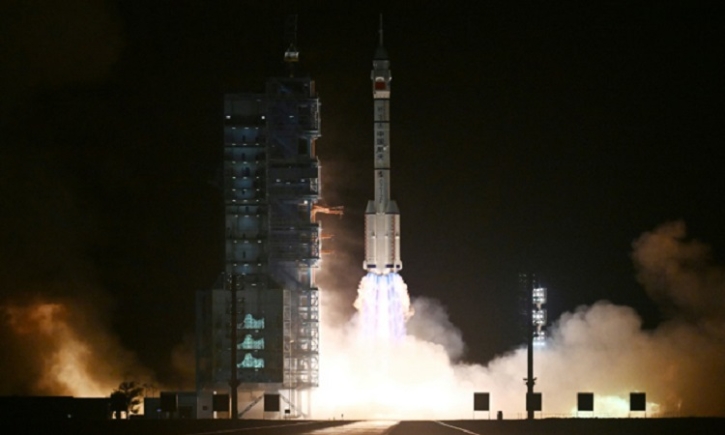 China’s Shenzhou-18 mission docks with space station: Xinhua China’s Shenzhou-18 mission docks with space station: Xinhua
