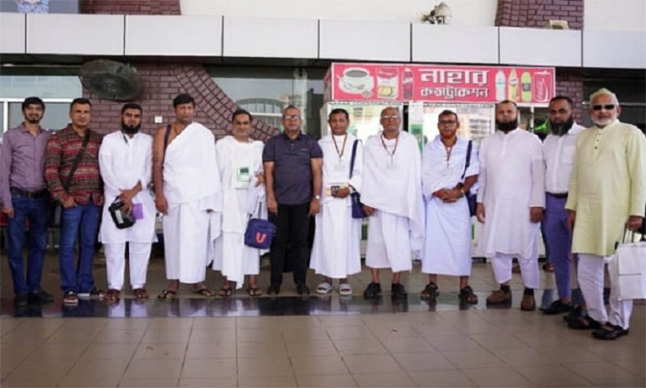 Nagad distributors leave for Umrah Nagad distributors leave for Umrah